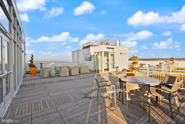 $3,700 | 925 North Fairfax Street, Unit 207, Alexandria, VA 22314