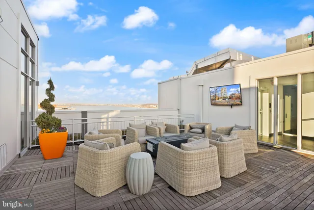 $3,700 | 925 North Fairfax Street, Unit 207, Alexandria, VA 22314