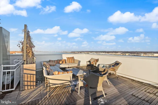 $3,700 | 925 North Fairfax Street, Unit 207, Alexandria, VA 22314