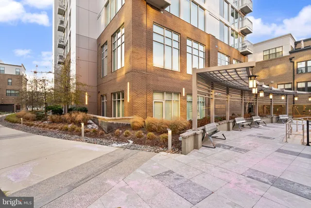 $3,700 | 925 North Fairfax Street, Unit 207, Alexandria, VA 22314