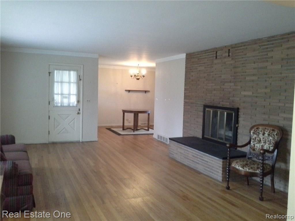 36900 West Eleven Mile Road Farmington, MI 48331 - Photo 9 of 70