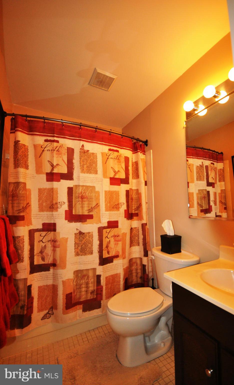 9269 Bellbeck Road Baltimore, MD 21234 - Photo 15 of 30 Bath (Master)