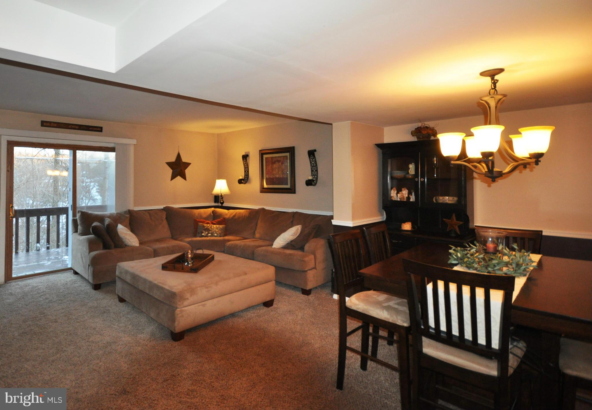 9269 Bellbeck Road Baltimore, MD 21234 - Photo 9 of 30 Living Room