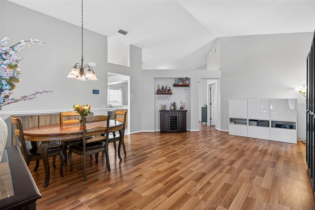 8621 Manassas Road Tampa, FL 33635 - Photo 3 of 35