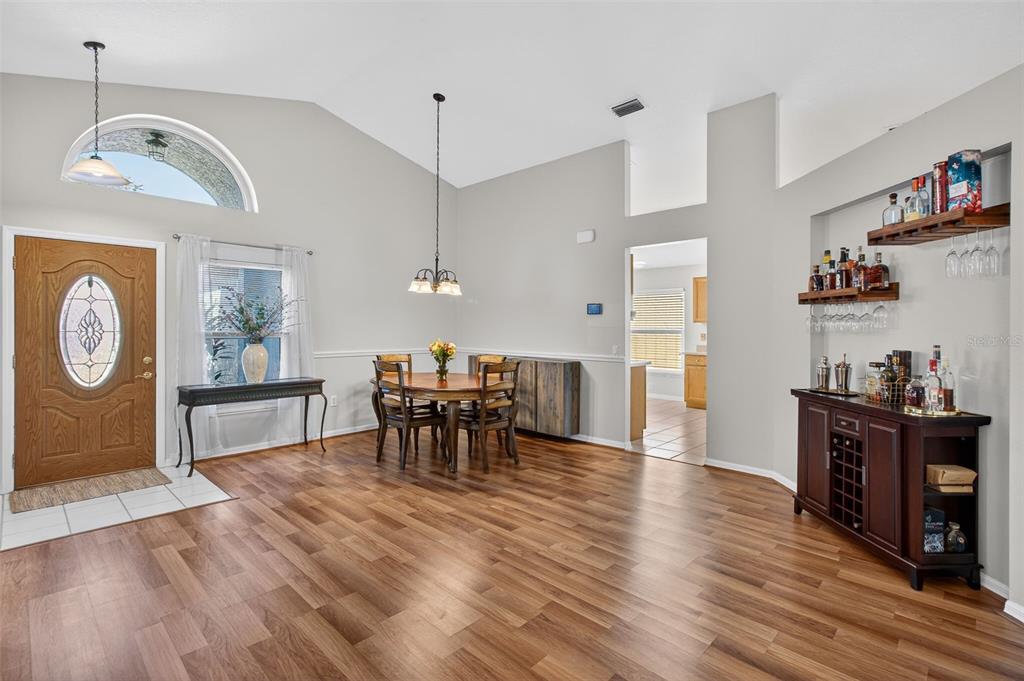 8621 Manassas Road Tampa, FL 33635 - Photo 4 of 35