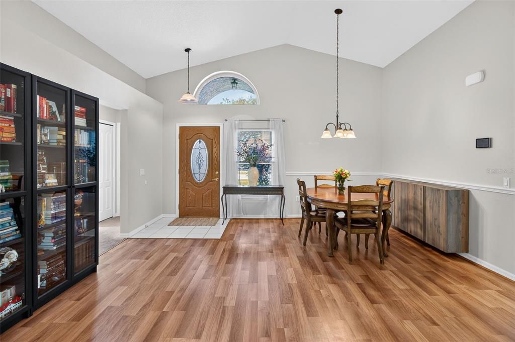 8621 Manassas Road Tampa, FL 33635 - Photo 5 of 35