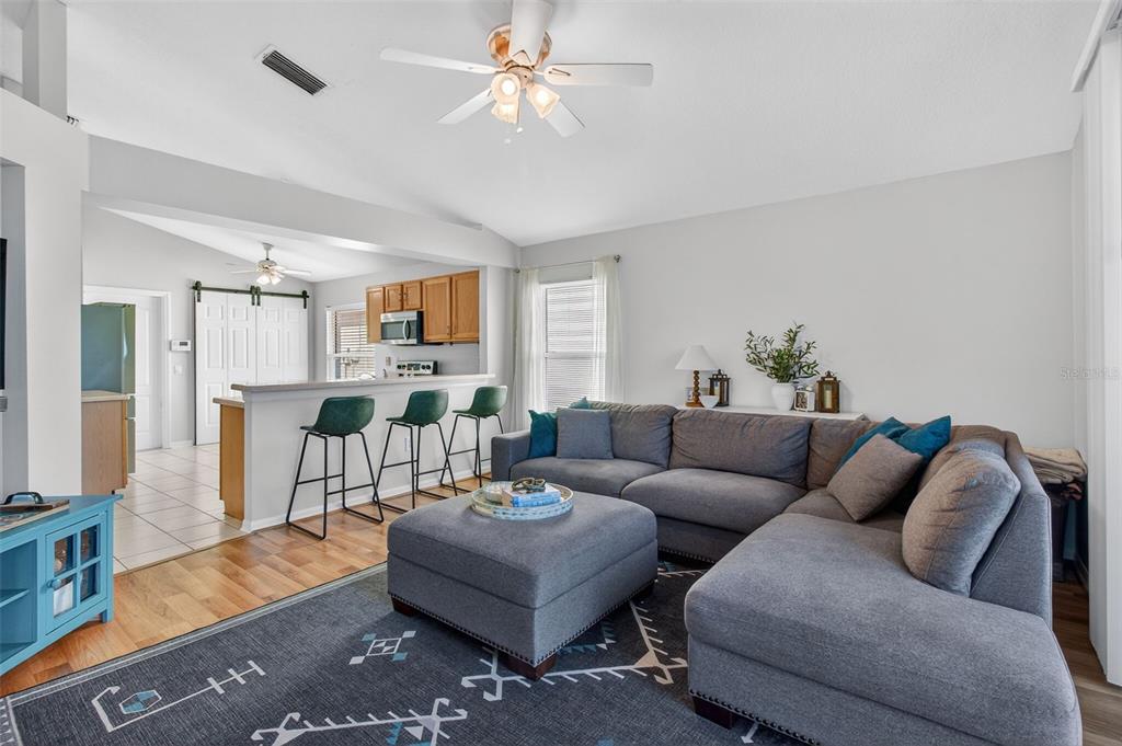 8621 Manassas Road Tampa, FL 33635 - Photo 9 of 35