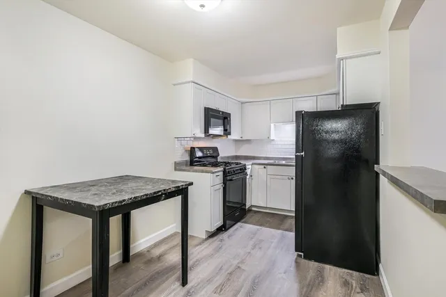 $1,300 | 1039 College Avenue, Unit 2E, Wheaton, IL 60187