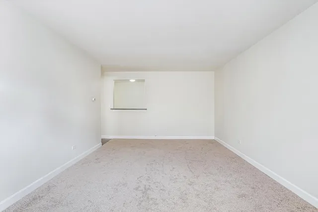 $1,300 | 1039 College Avenue, Unit 2E, Wheaton, IL 60187