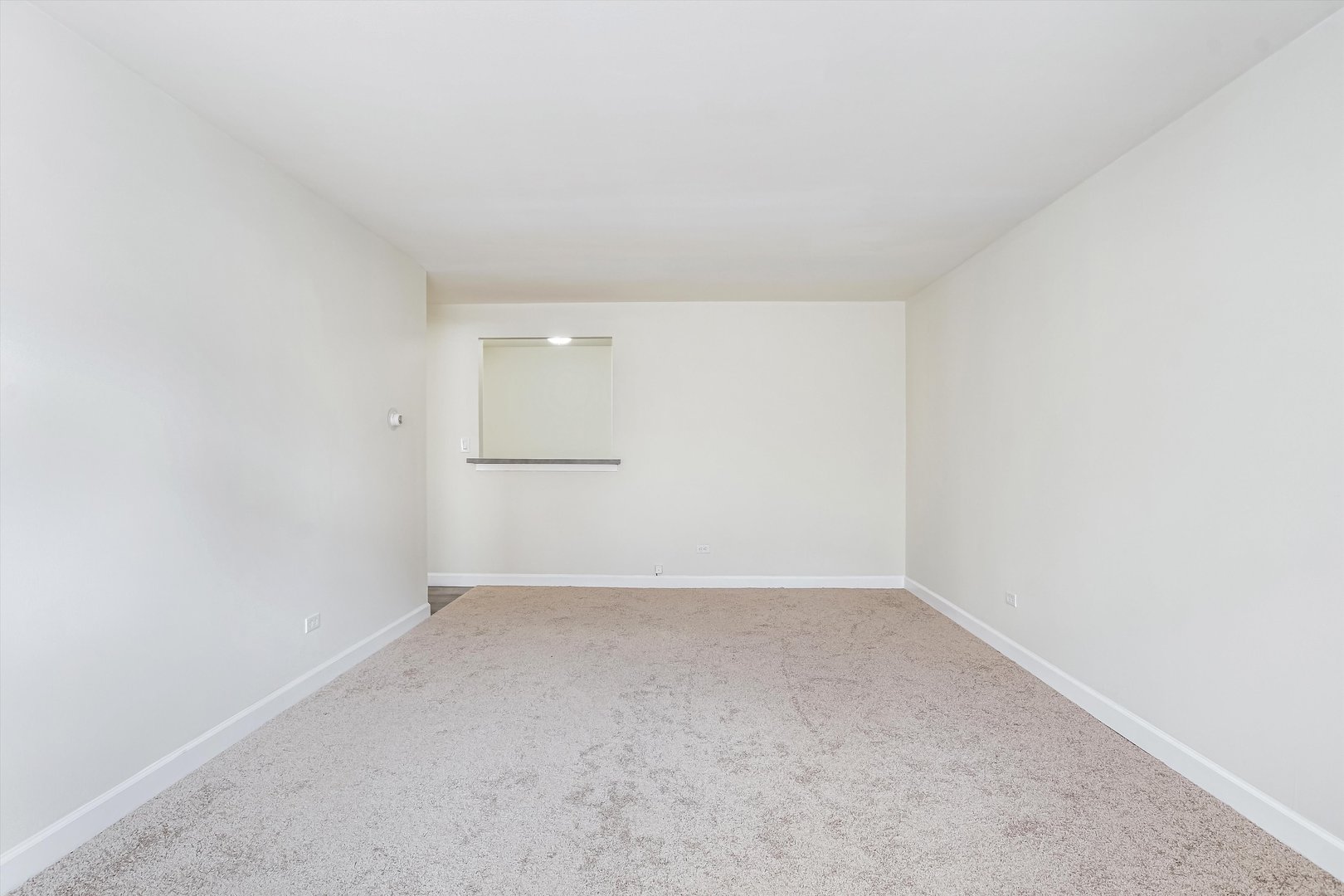 1039 College Avenue, Unit 2E Wheaton, IL 60187 - Photo 6 of 18 a view of an empty room