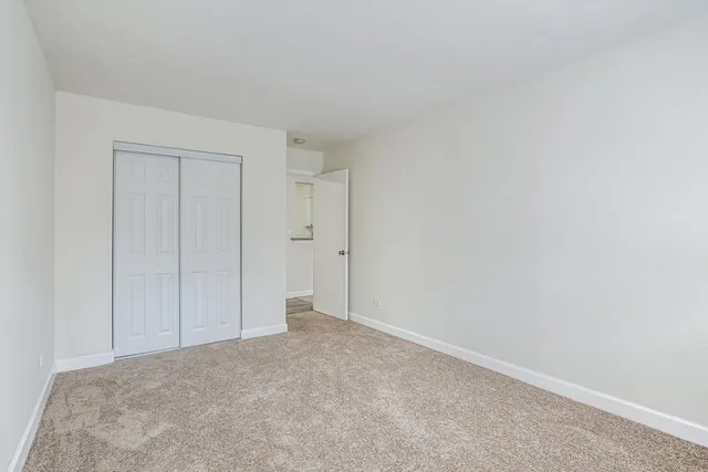 $1,300 | 1039 College Avenue, Unit 2E, Wheaton, IL 60187
