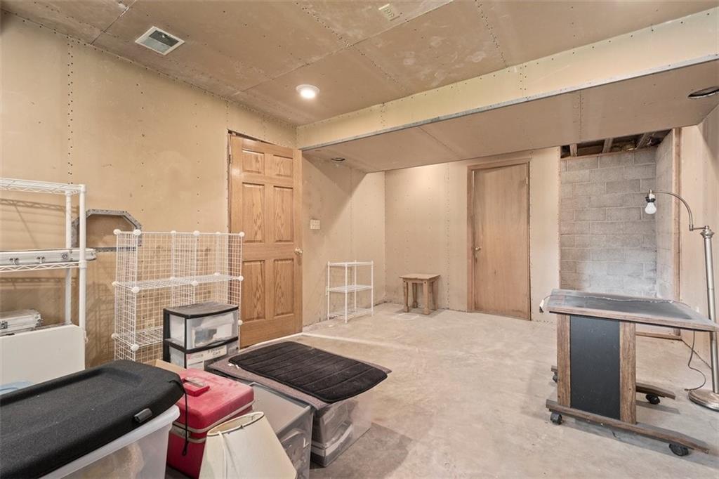 390 Routh Street Monroeville, PA 15146 - Photo 19 of 29 Gallery Image 19