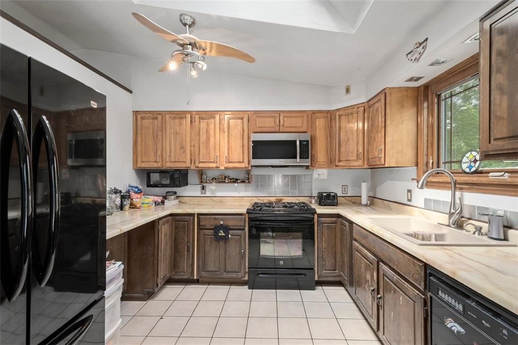390 Routh Street Monroeville, PA 15146 - Photo 10 of 29 Gallery Image 10