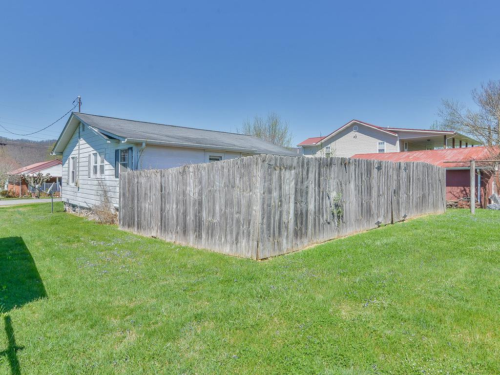 130 Witcher Street Erwin, TN 37650 - Photo 11 of 16 Photo 11