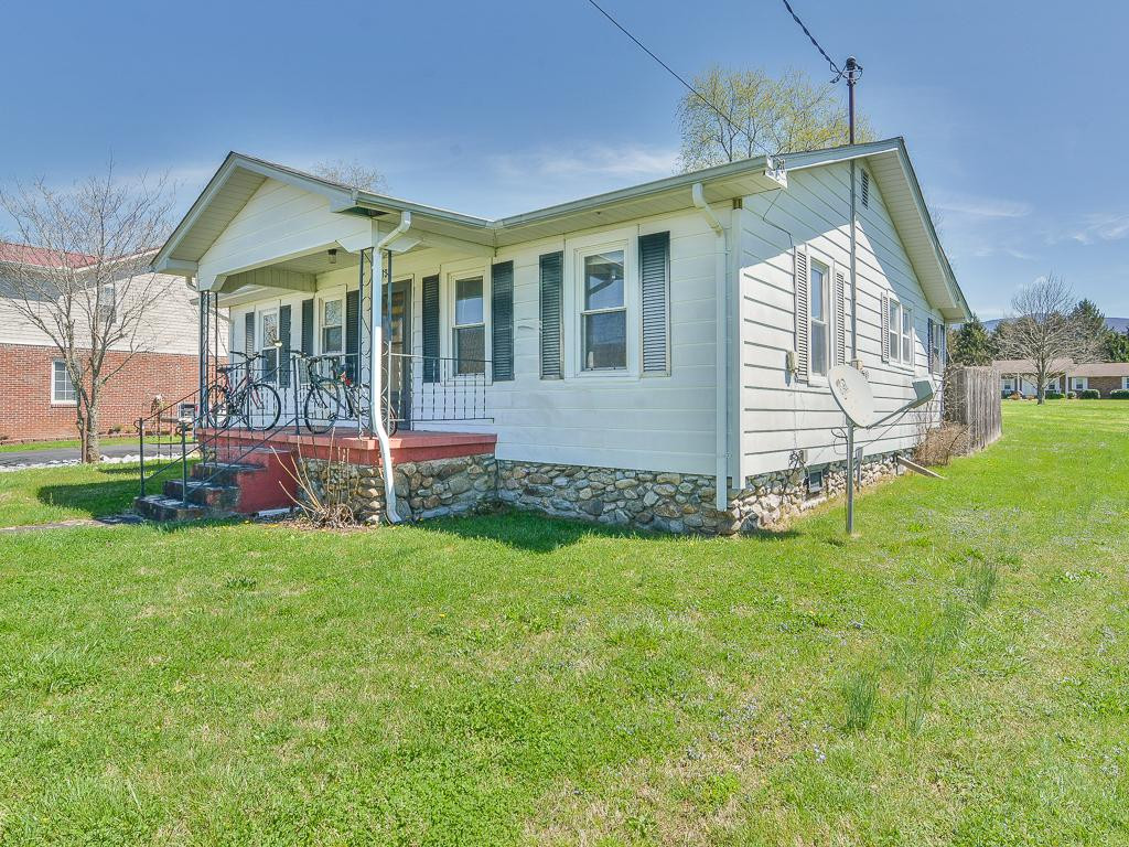 130 Witcher Street Erwin, TN 37650 - Photo 3 of 16 Photo 3