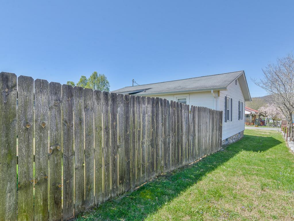 130 Witcher Street Erwin, TN 37650 - Photo 10 of 16 Photo 10