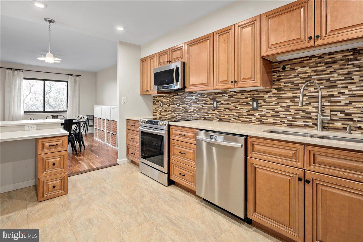 5901 Mt Eagle Drive, Unit 802 Alexandria, VA 22303 - Photo 27 of 52