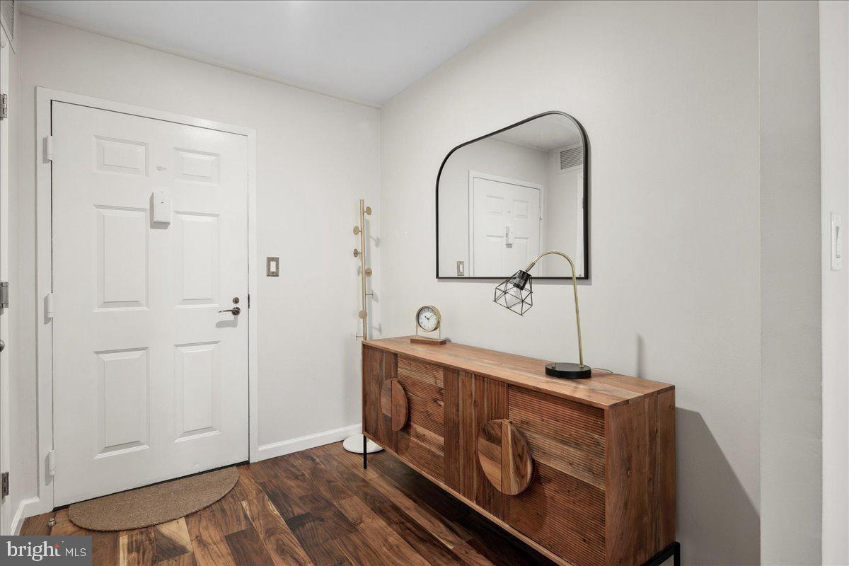 5901 Mt Eagle Drive, Unit 802 Alexandria, VA 22303 - Photo 6 of 52 Entry