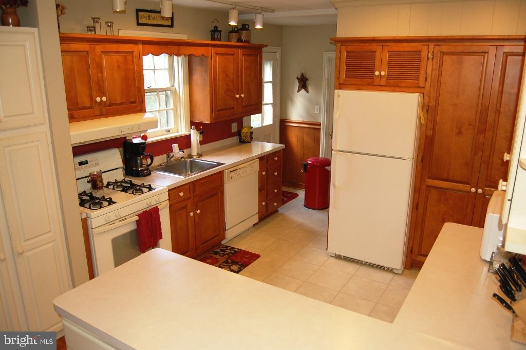 1516 Esbenshade Road Lancaster, PA 17601 - Photo 5 of 21 Gallery Image 5