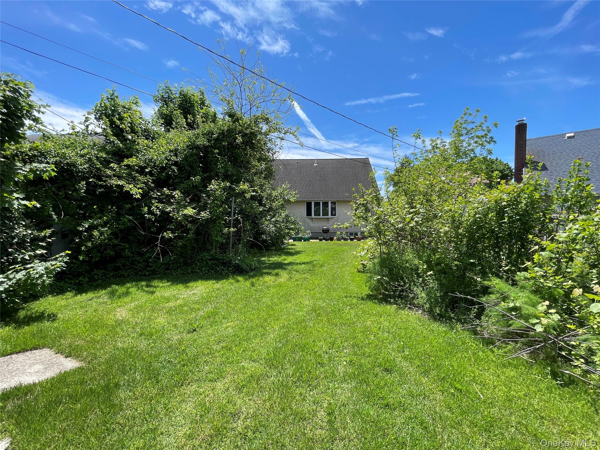 2043 Paddock Road Seaford, NY 11783 - Photo 19 of 25