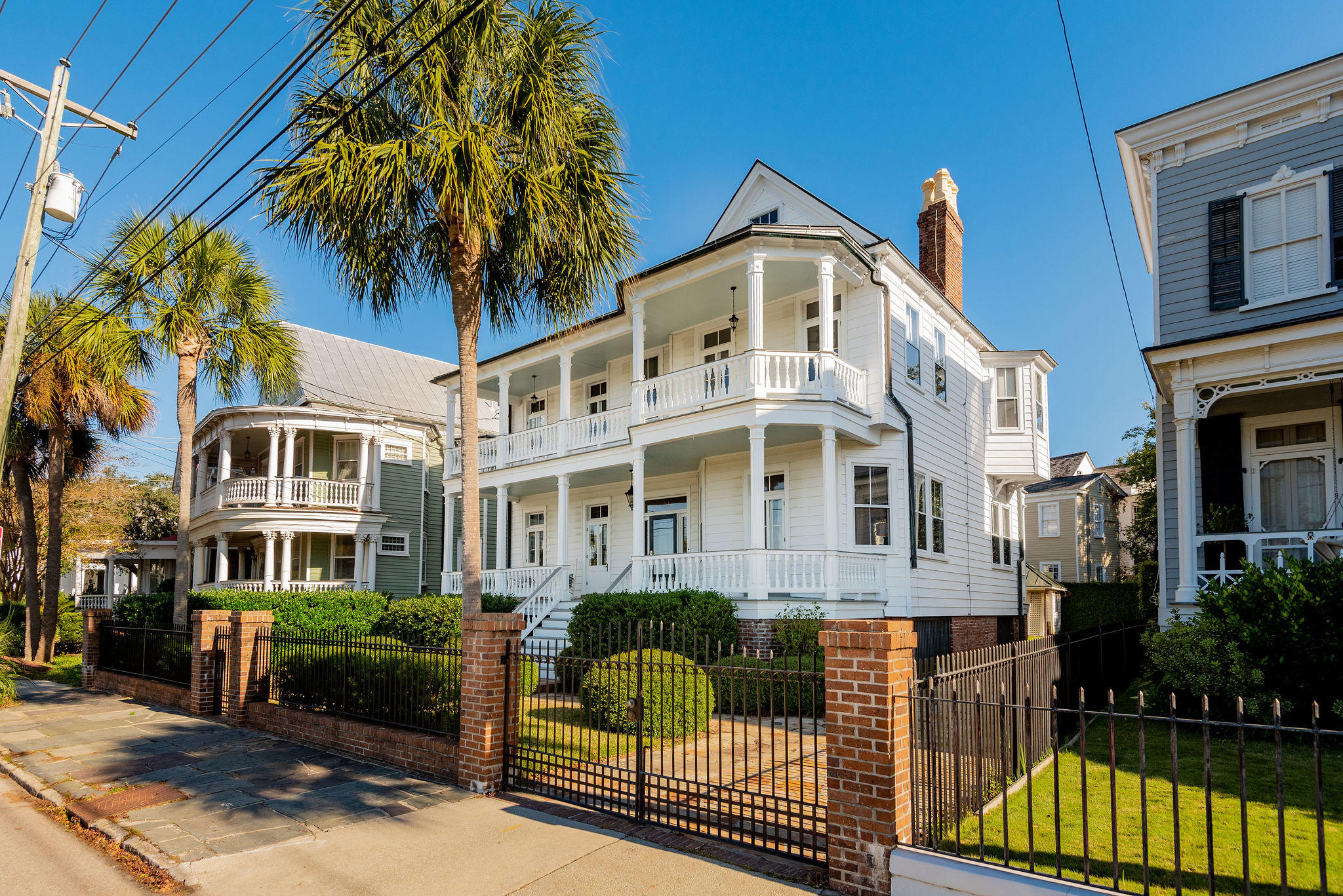 34 Rutledge Avenue Charleston, SC 29401 - Photo 2 of 53 Private off street parking