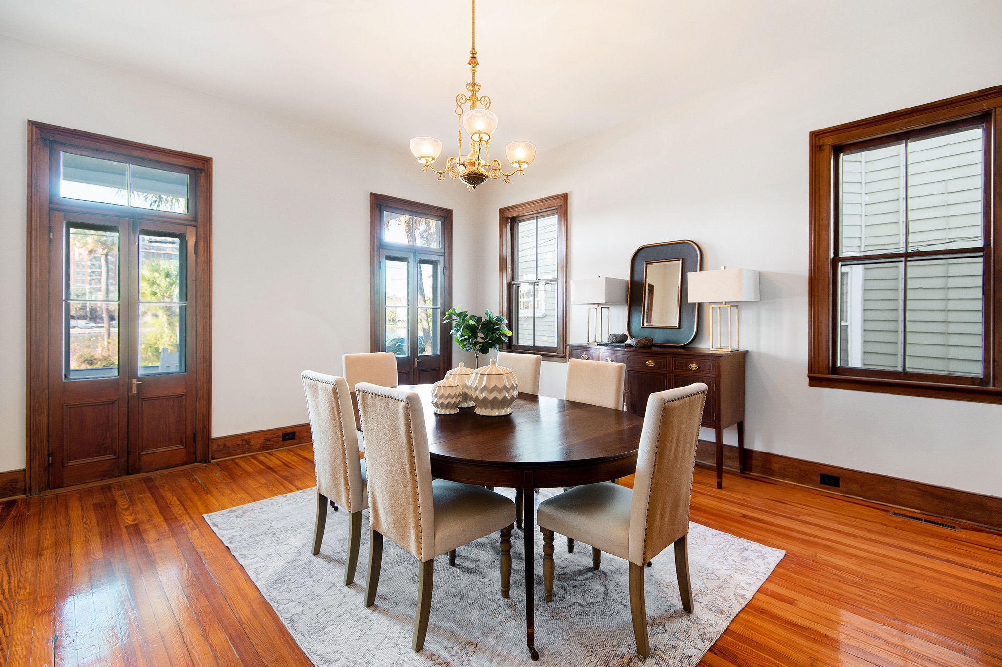 34 Rutledge Avenue Charleston, SC 29401 - Photo 17 of 53 Gracious dining room with tons of light
