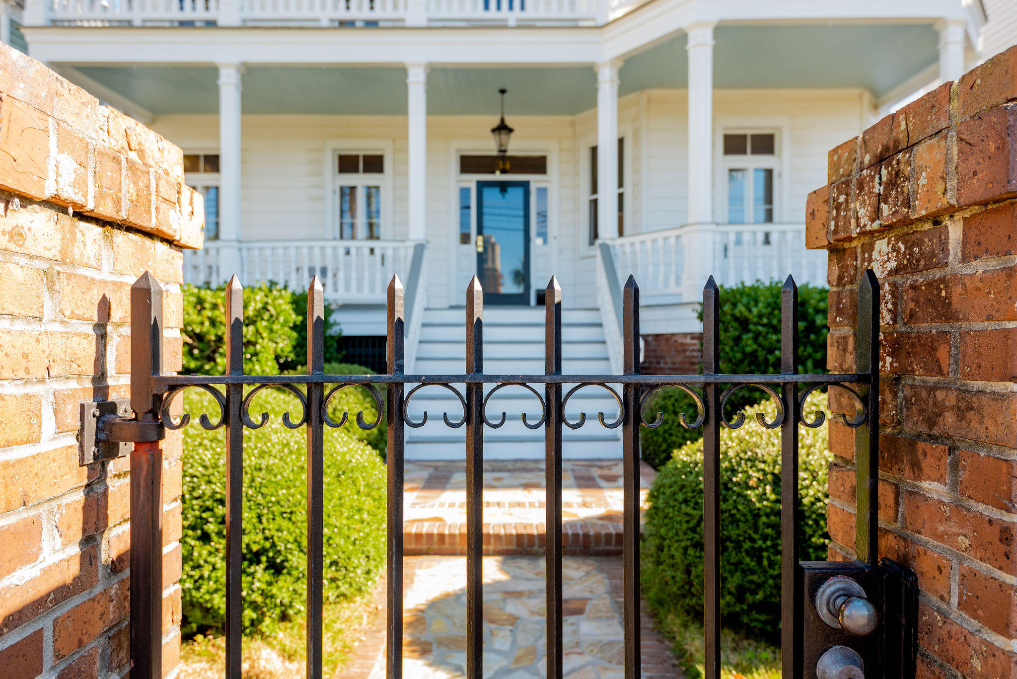 34 Rutledge Avenue Charleston, SC 29401 - Photo 3 of 53 Lovely iron gate