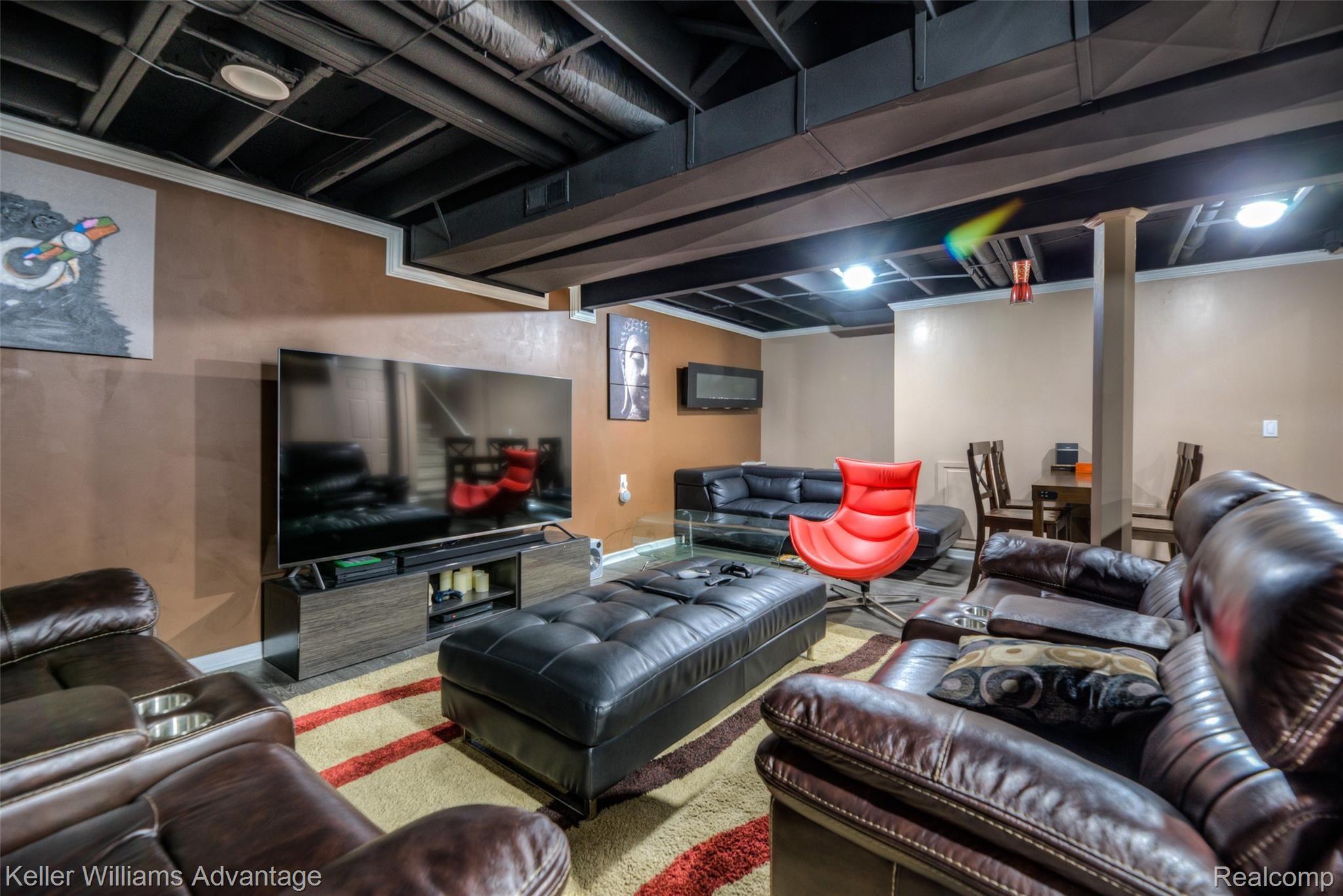 16425 Rougeway Street Livonia, MI 48154 - Photo 27 of 47 -30.jpg