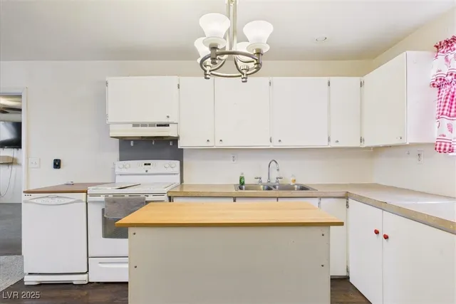 $289,000 | 2421 Jayme Street, Pahrump, NV 89048