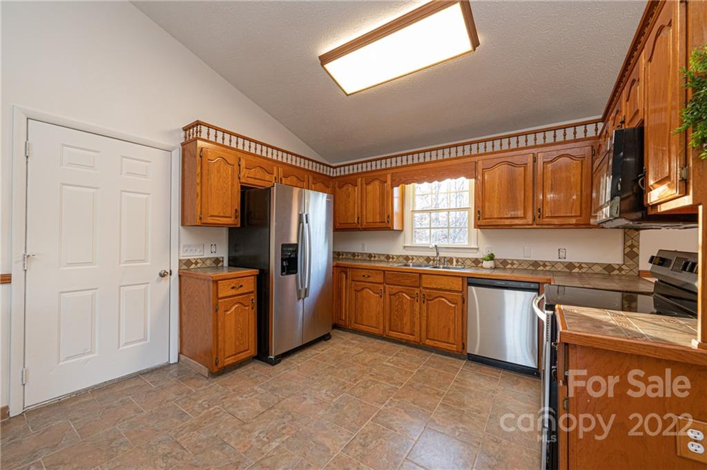 3496 Raintree Drive Hudson, NC 28638 - Photo 15 of 45 Gallery Image 15