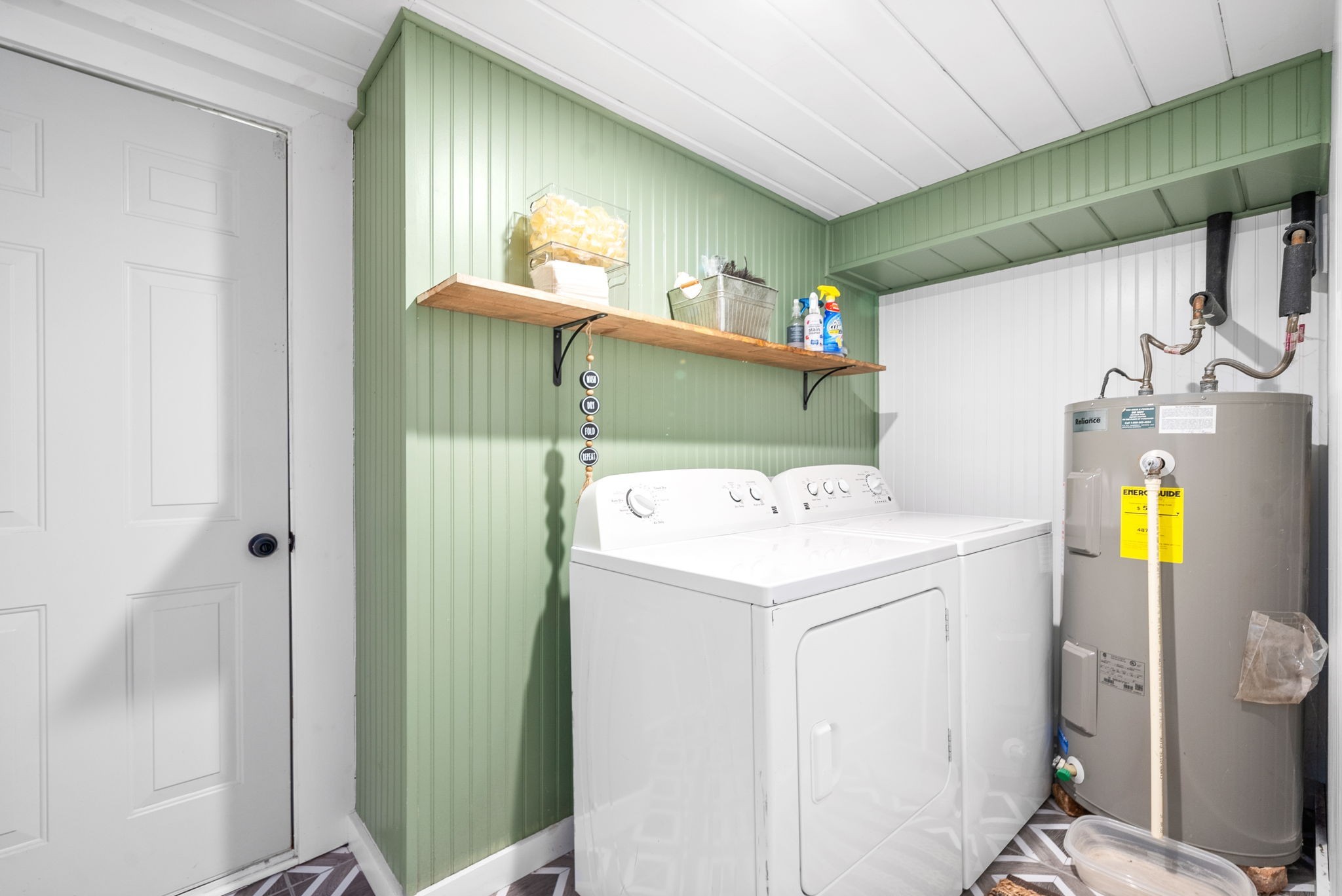 1450 Keesee Road Clarksville, TN 37040 - Photo 26 of 34 a utility room with dryer and washer