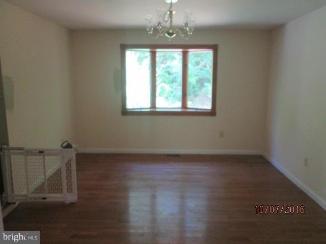 11778 Thomas Spring Road Monrovia, MD 21770 - Photo 6 of 19 Interior (General)