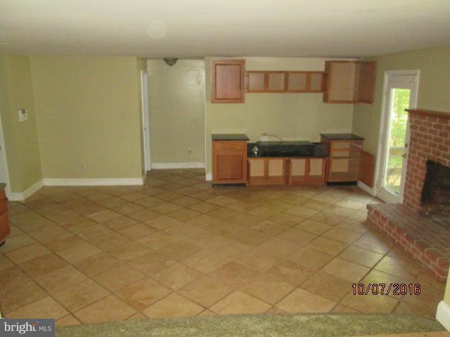 11778 Thomas Spring Road Monrovia, MD 21770 - Photo 8 of 19 Interior (General)