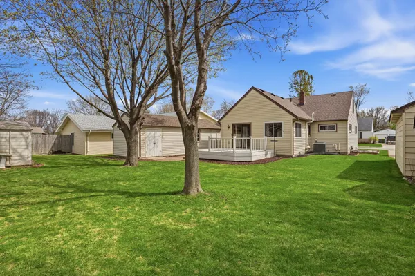 $180,000 | 813 Augusta Avenue Southeast, Willmar, MN 56201