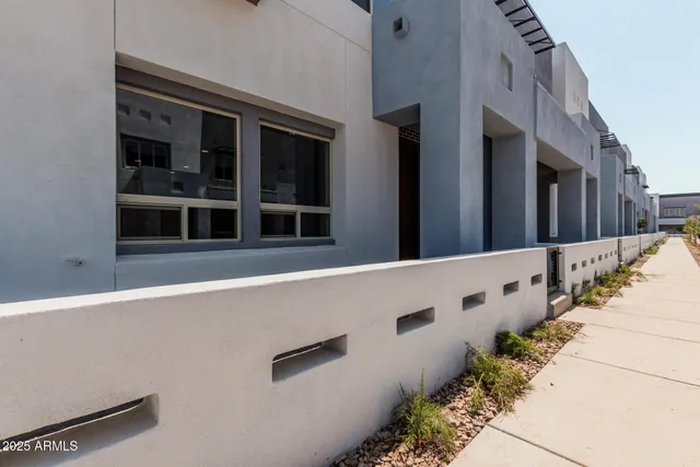 $2,250 | 733 East Commonwealth Avenue, Unit 6, Chandler, AZ 85225