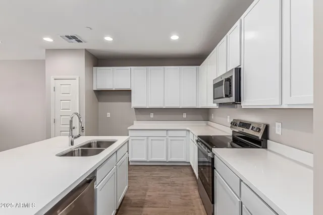 $2,250 | 733 East Commonwealth Avenue, Unit 6, Chandler, AZ 85225