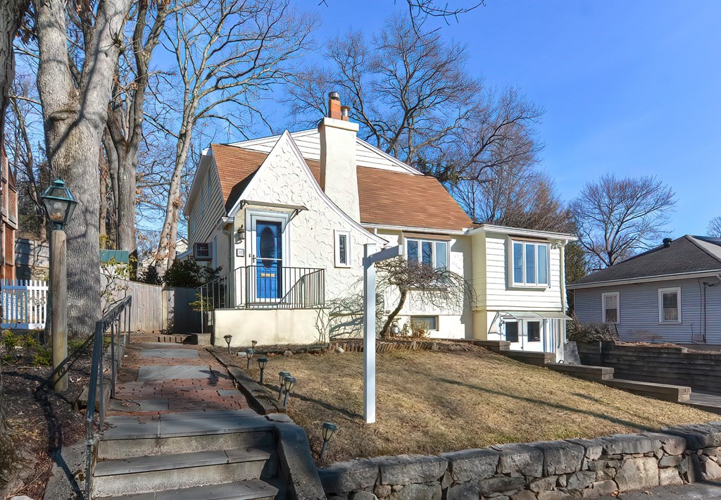 11 Hill Top Road Wellesley, MA 02482 - Photo 1 of 42 Gallery Image 1