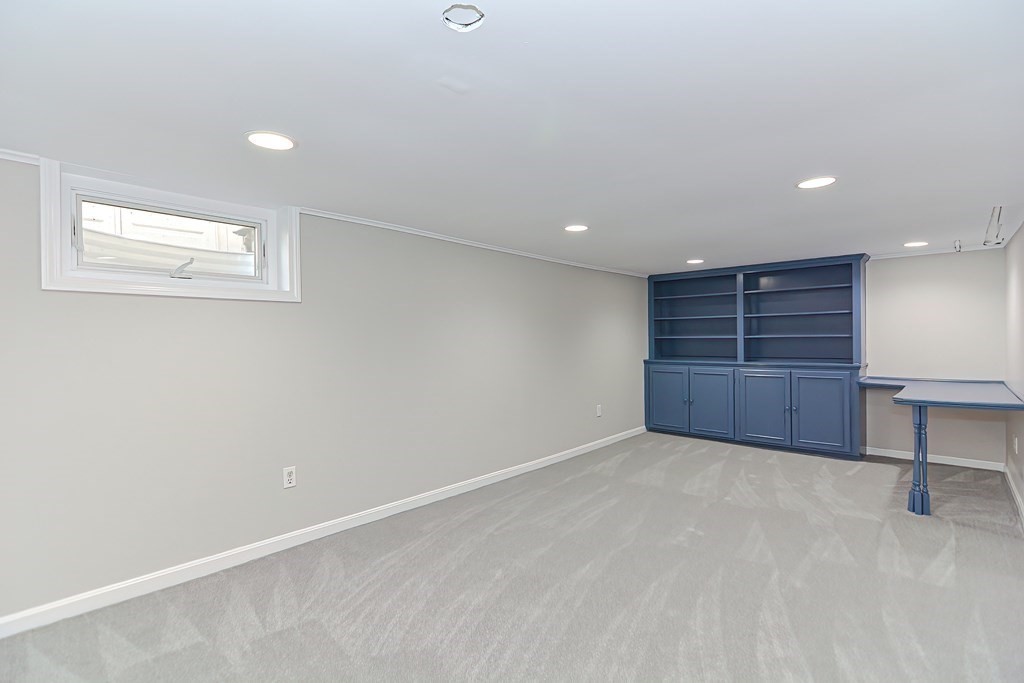 11 Hill Top Road Wellesley, MA 02482 - Photo 35 of 42 Gallery Image 35