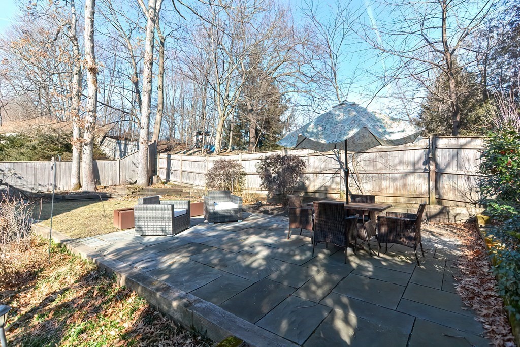 11 Hill Top Road Wellesley, MA 02482 - Photo 39 of 42 Gallery Image 39