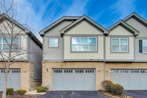 $490,000 | 3223 North Heritage Lane, Arlington Heights, IL 60004