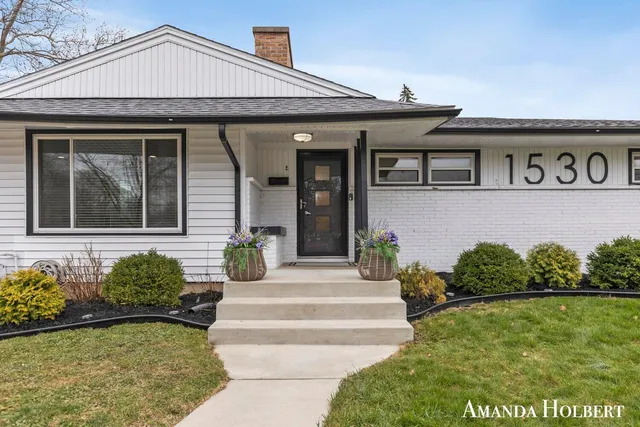 $3,400 | 1530 Sherwood Avenue Southeast, Grand Rapids, MI 49506