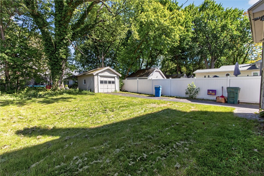 80 Pershing Drive Rochester, NY 14609 - Photo 2 of 37
