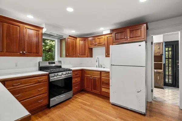 $2,250,000 | 9-11 Hampden Street, Wellesley, MA 02482
