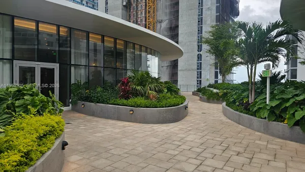 $9,500 | 700 Northeast 24th Street, Unit 2803, Miami, FL 33137