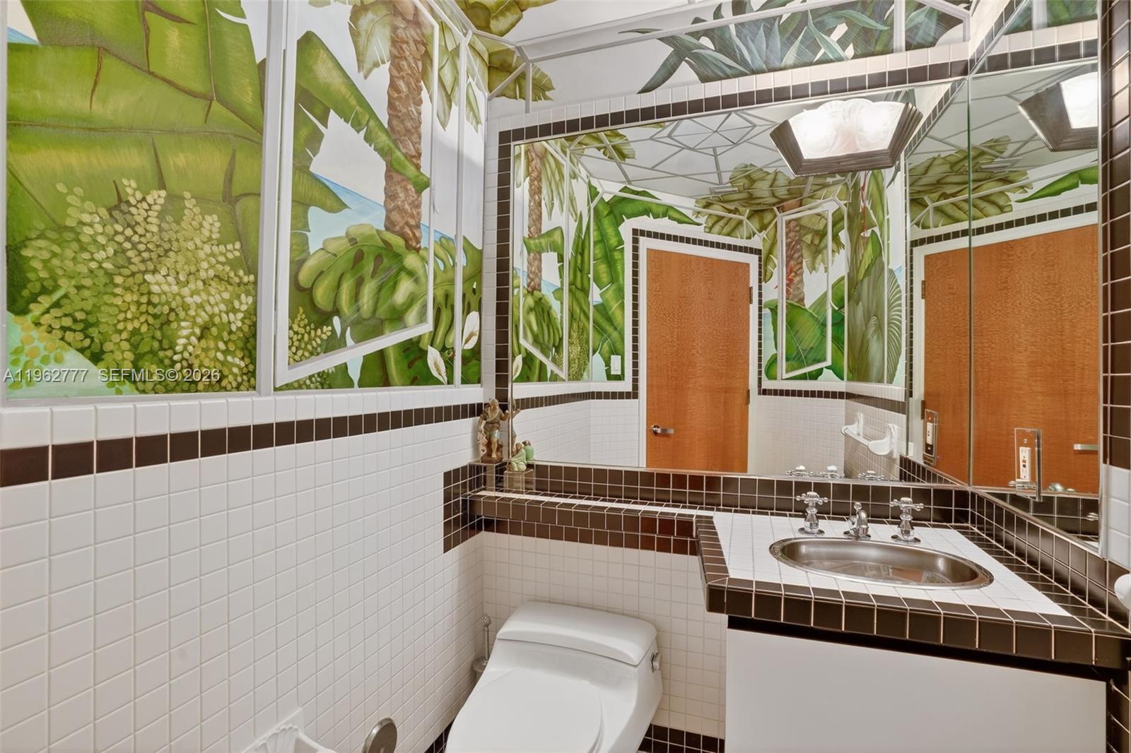 1330 Ocean Drive, Unit R7C Miami Beach, FL 33139 - Photo 16 of 21