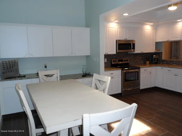 $2,500 | 750 South Orlando Avenue, Unit 404, Cocoa Beach, FL 32931