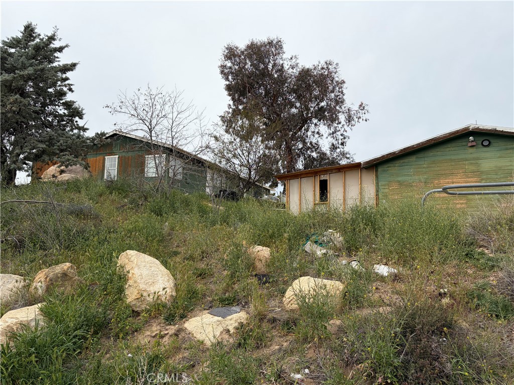 61200 Indian Paint Brush Road Anza, CA 92539 - Photo 48 of 73 a backyard of a house with lots of green space