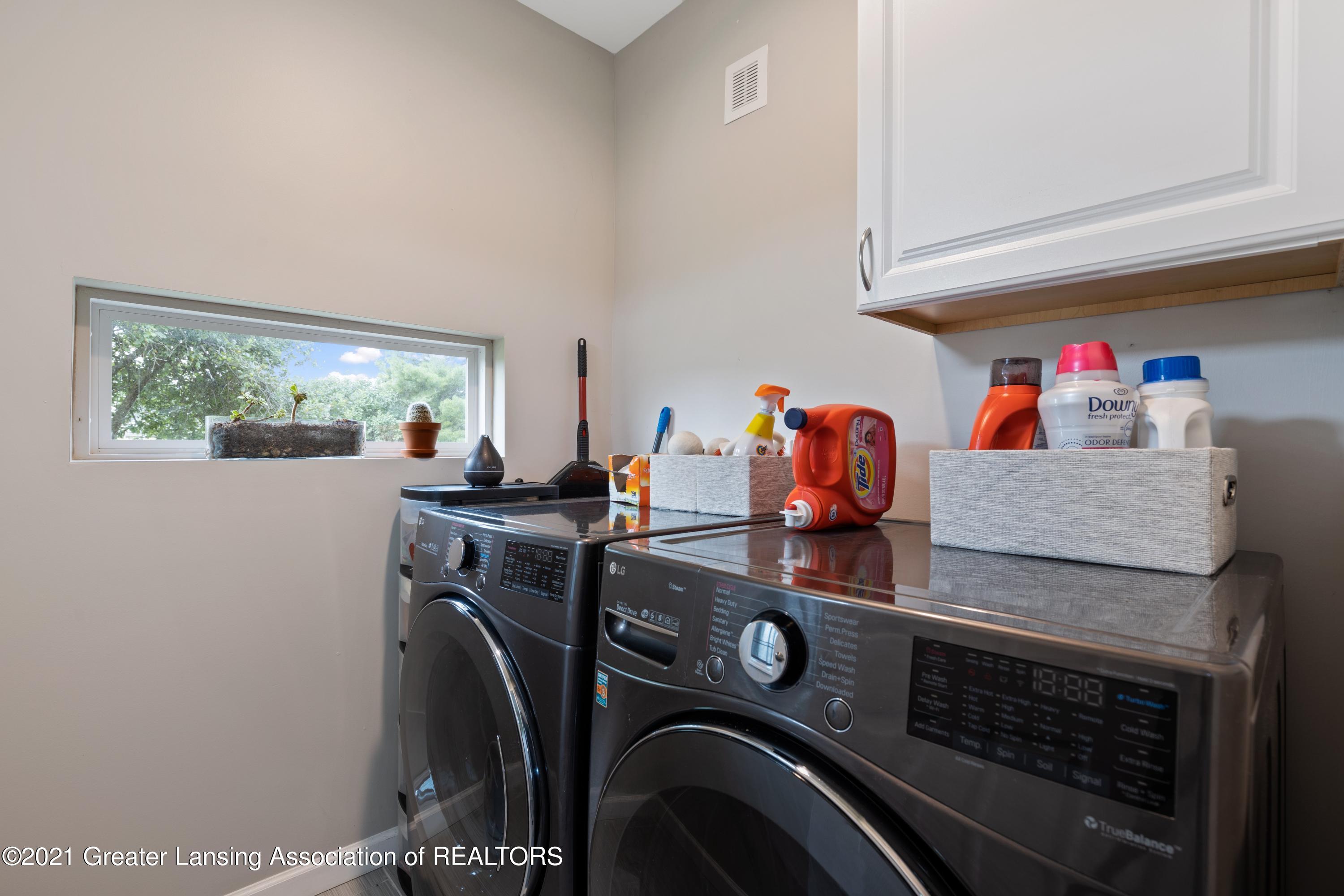 9009 West Sargent Road Fowlerville, MI 48836 - Photo 12 of 19 Laundry Room