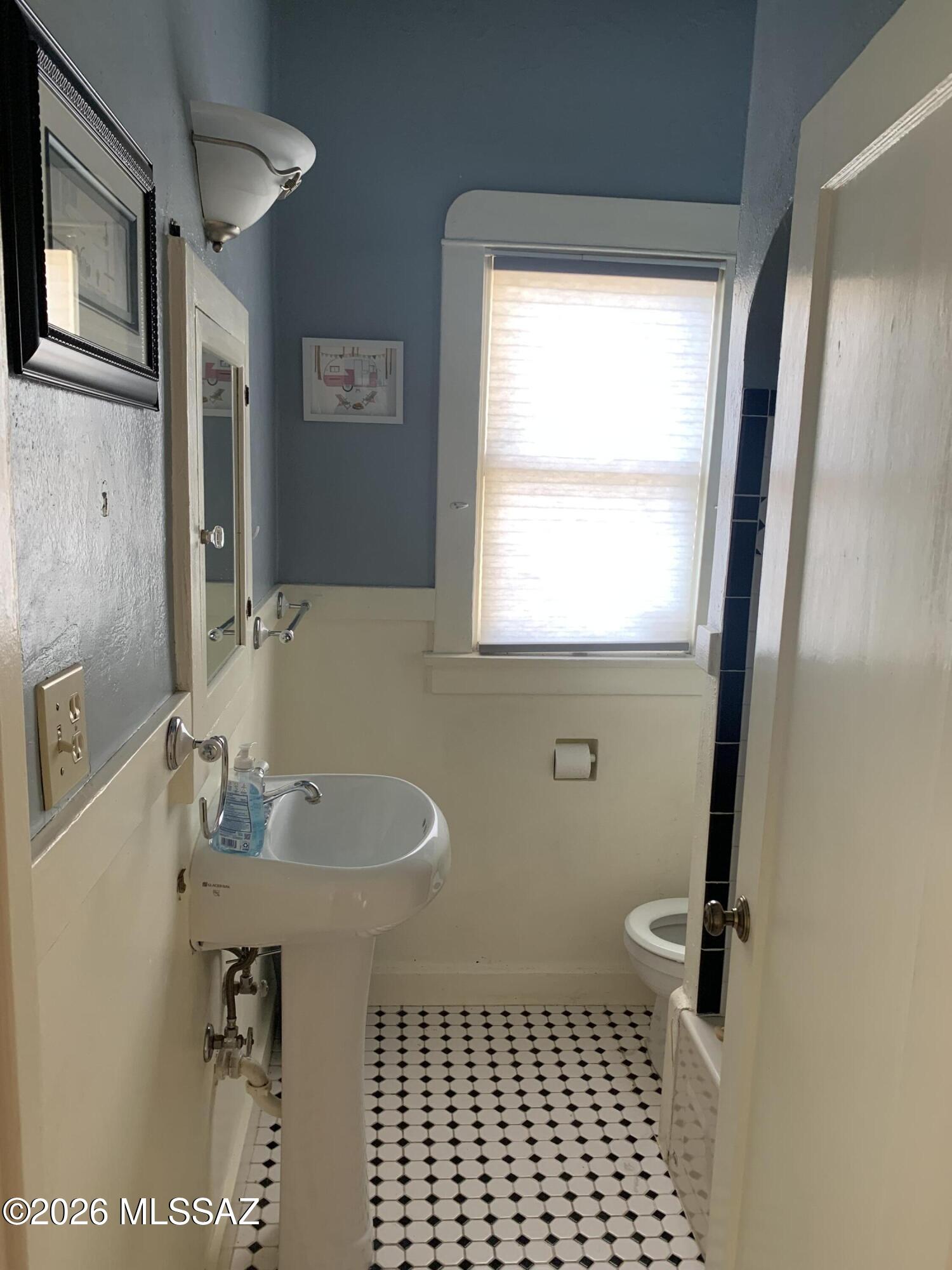 1031 East Grant Road, Unit 1 Tucson, AZ 85719 - Photo 24 of 42 BATHROOM