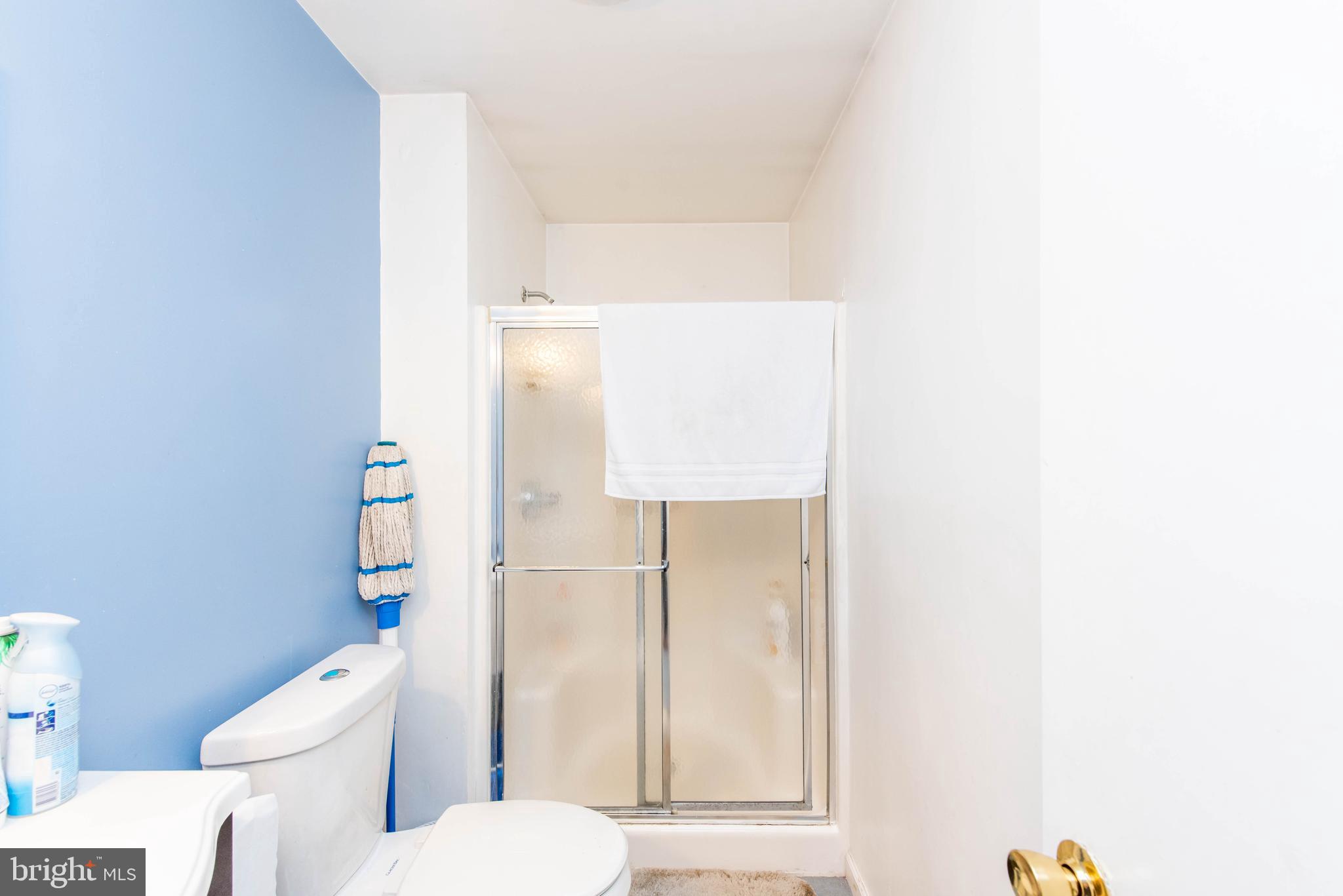 9811 Ridge Street Lanham, MD 20706 - Photo 15 of 34 Full bathroom 1